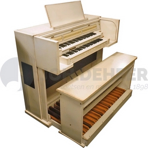 Johannus Vivaldi 15 Used Organ - Light Oak