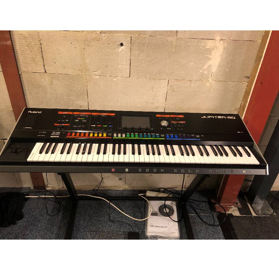 Roland Jupiter-80 Synthesizer B-Stock