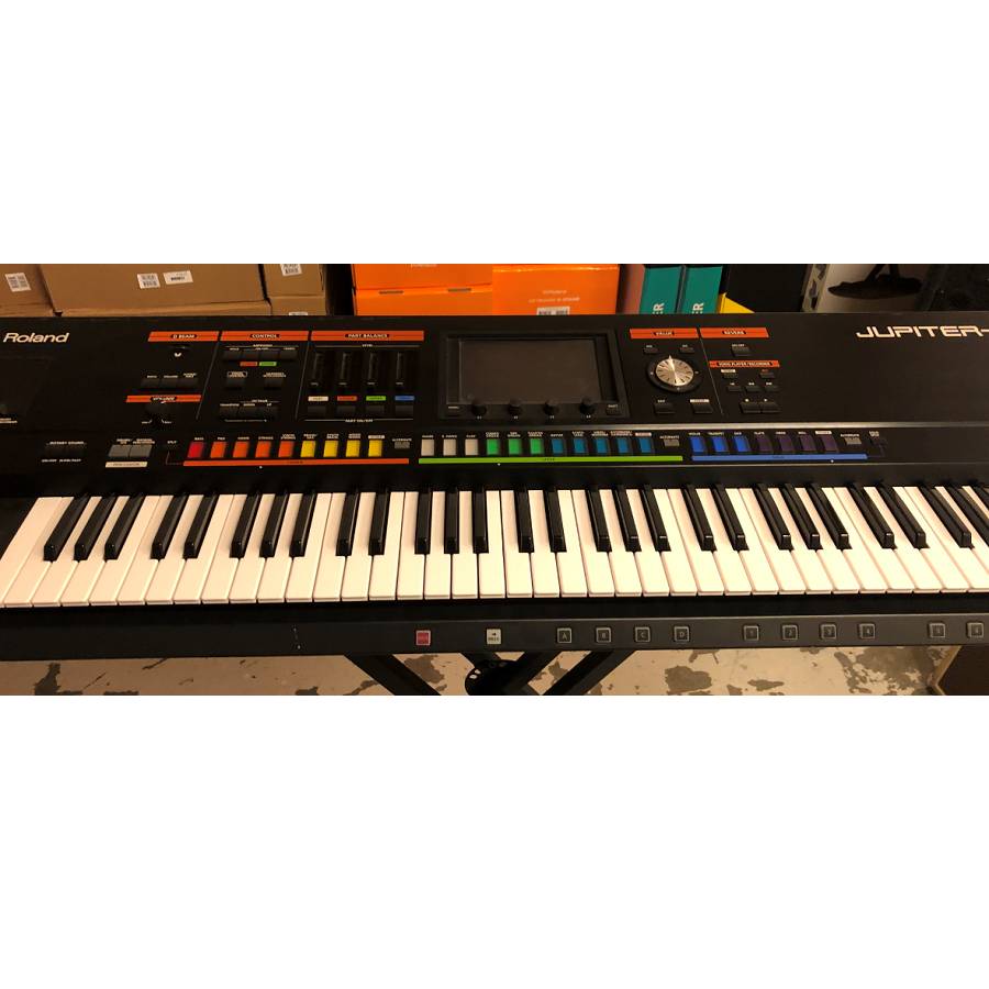 Roland Jupiter-80 Synthesizer B-Stock