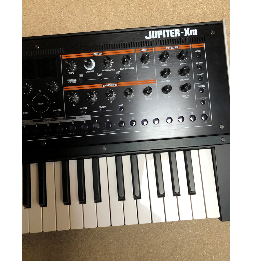 Roland Jupiter-XM Synthesizer B-Stock