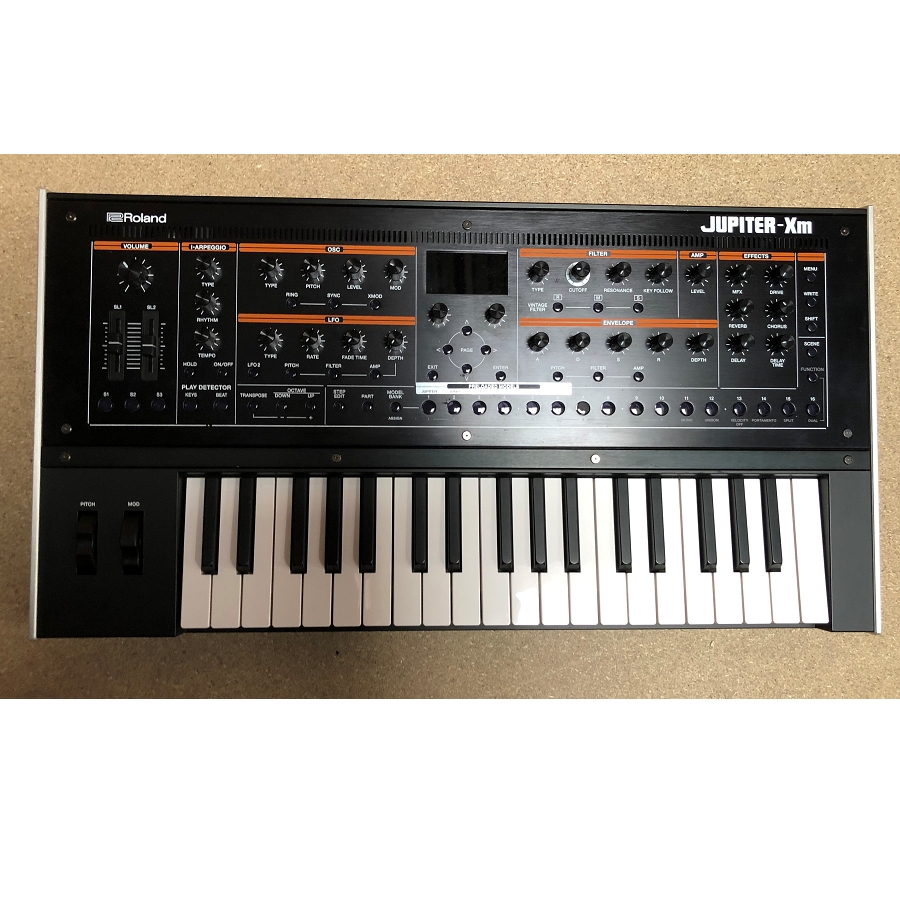 Roland Jupiter-XM Synthesizer B-Stock